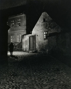 André Kertész. Budapest, 1914. Imagen tomada de: liquidnight.tumblr.com